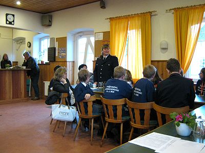 Musiklehrerin Jutta Mackeprang auf der Versammlung