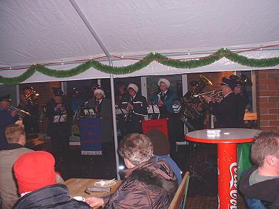 Musikzug Möhnsen auf dem Weihnachtsmarkt in Schwarzenbek