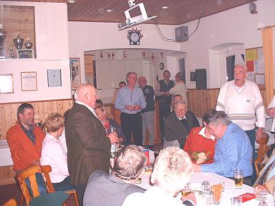 Weihnachtsfeier 2005 - Armin jodelt das Kufsteinlied