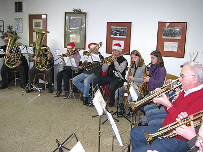 Weihnachtliche Klänge im Dorfgemeinschaftshaus Kasseubrg - Bild zum Vergrößern anklicken