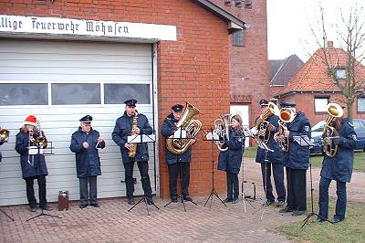 Weihnachtsblasen am Gerätehaus 2007