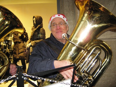 Musikzug und Jugendblasorchester musizieren 2011 auf dem Hamburger Weihnachtsmarkt