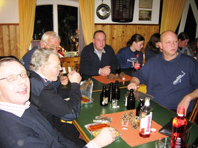 Musikzug und Jugendblasorchester musizieren 2011 auf dem Hamburger Weihnachtsmarkt