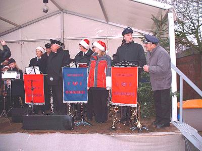 Jugendblasorchester Sachsenwald auf dem Weihnachtsmarkt 2005 in Schwarzenbek